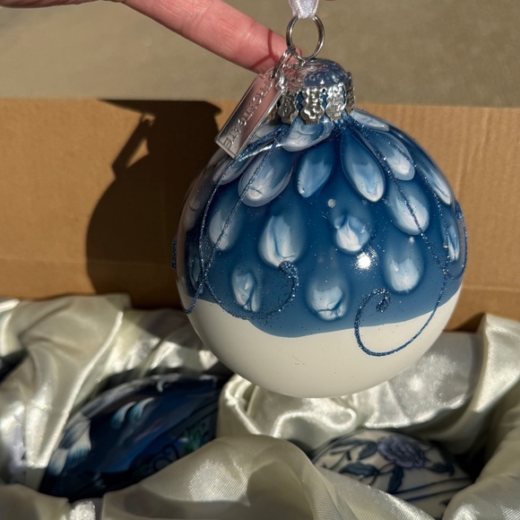 Frontgate Ornaments - Set of 12 - NWT - Picture 8 of 15